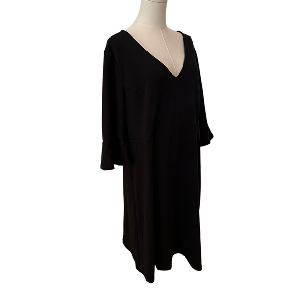 Women's 2X Solid Black Staple Minimalist Curvy Stretch Midi Bell Sleeve Dress - Picture 2 of 8